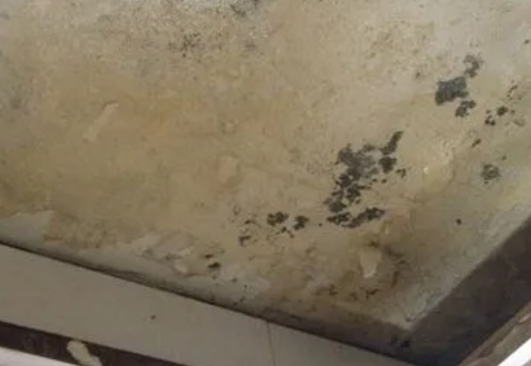 滴道阳台漏水维修公司分享下滴道卫生间渗水维修需要注意哪些问题。